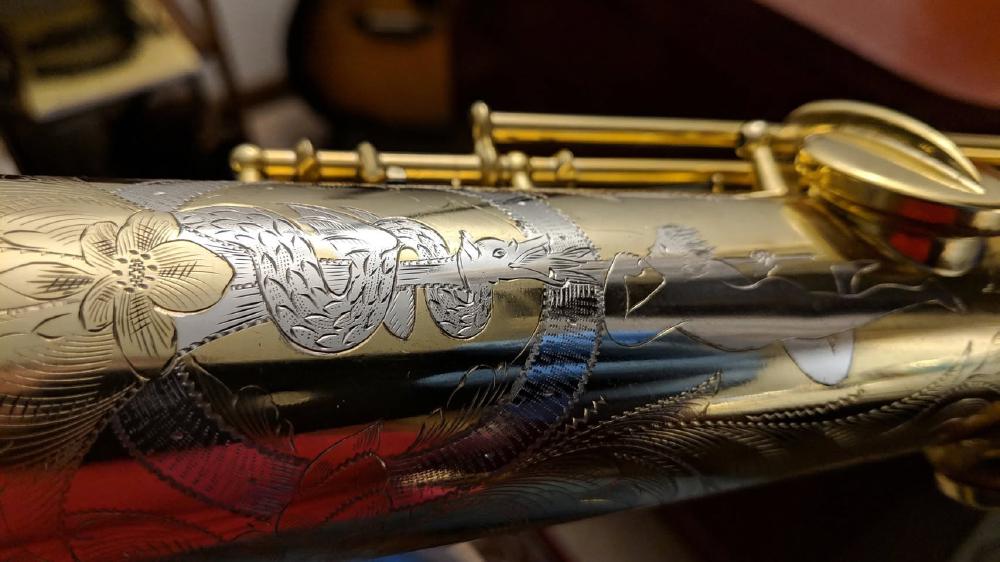 Another angle of the engraving on that Virtuoso Deluxe soprano.