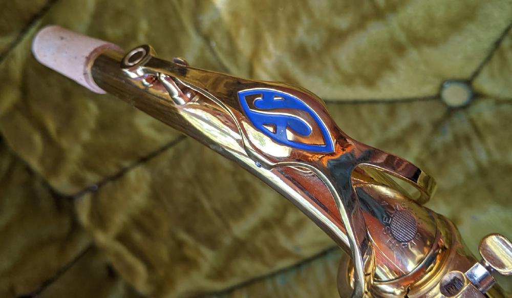 Detail of gold-plated Selmer Mark VI neck.
