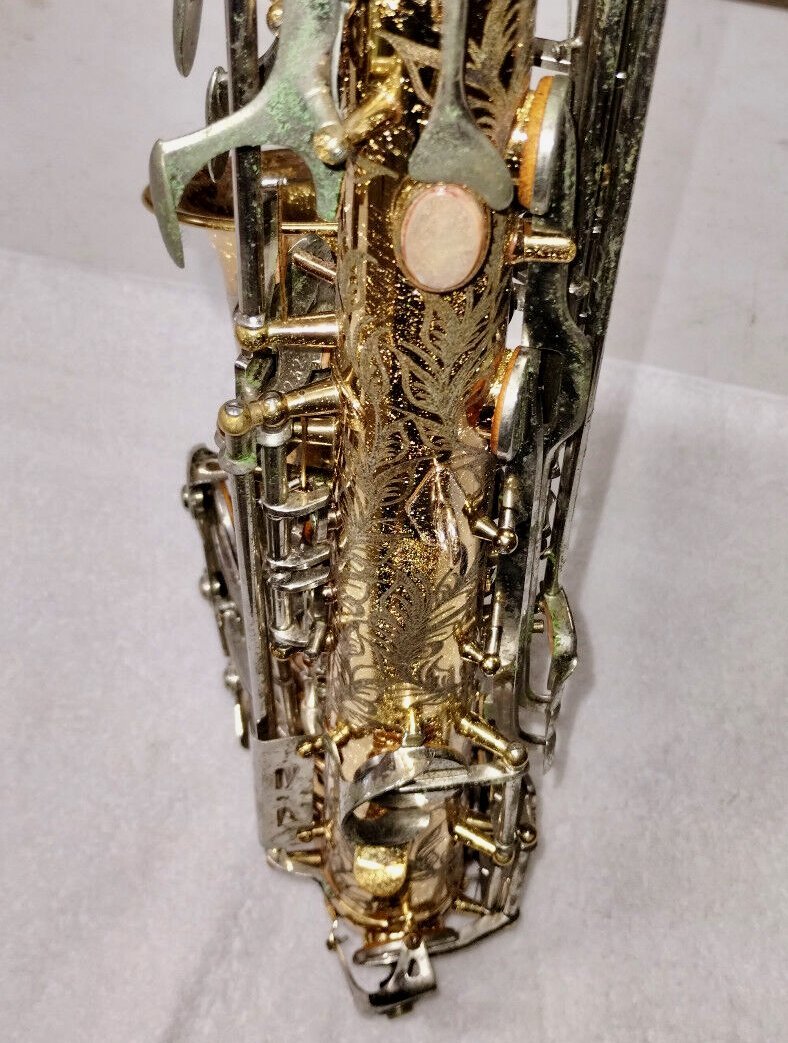 Engraved body detail of a Leblanc System presentation alto