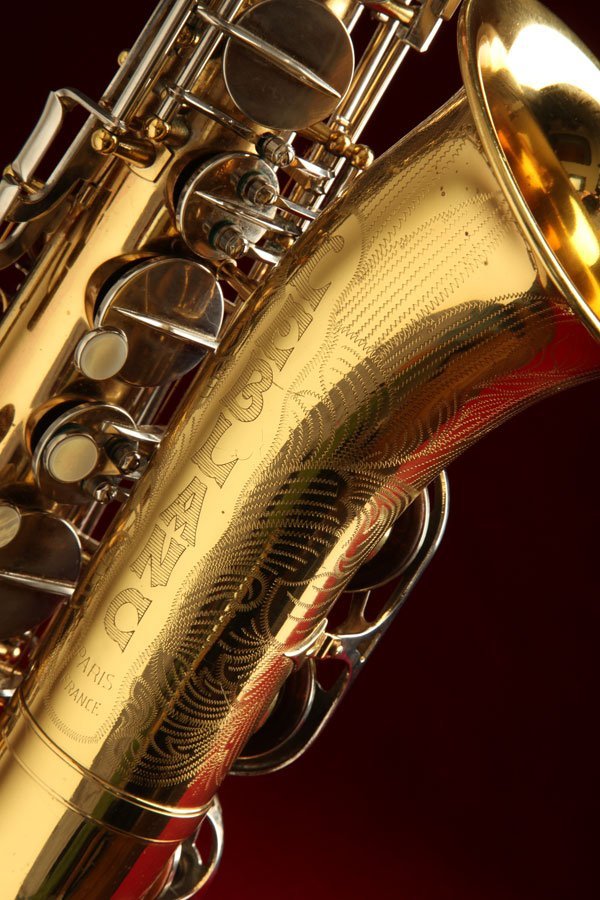 Bell engraving on a Leblanc System presentation alto