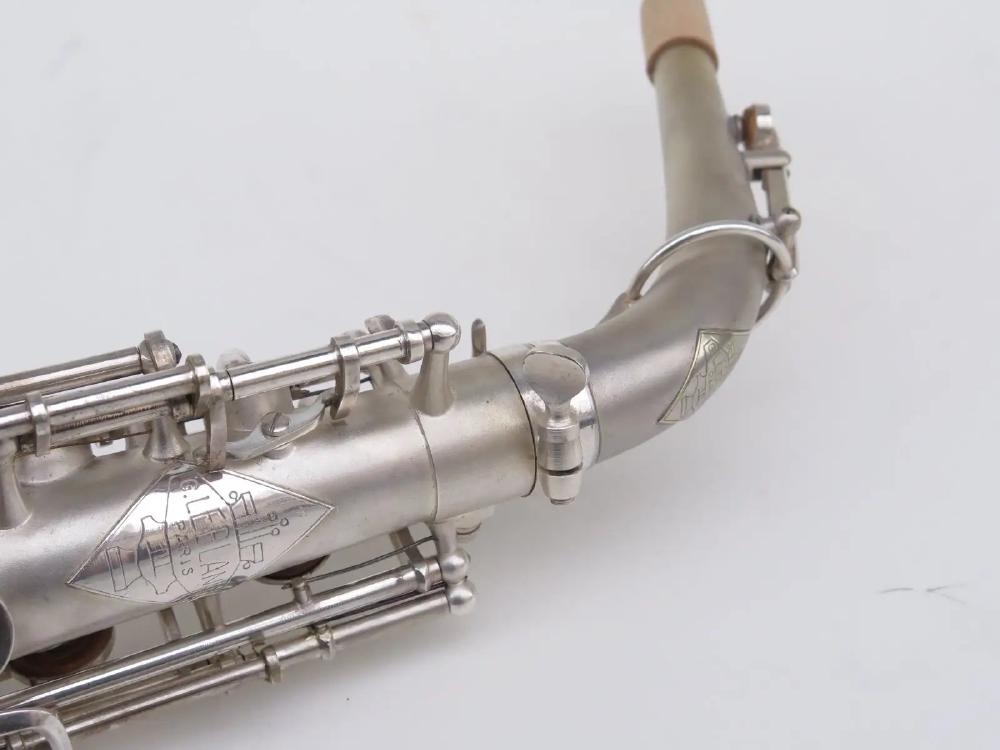 Silver engraved semi-Rationnel — detail